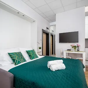  Apartment Aleje Jerozolimskie Street